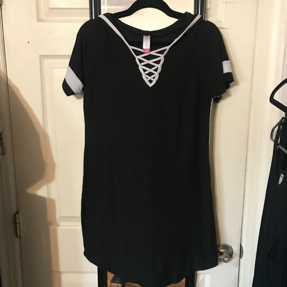 Black Hooded Short Sleeve Dress